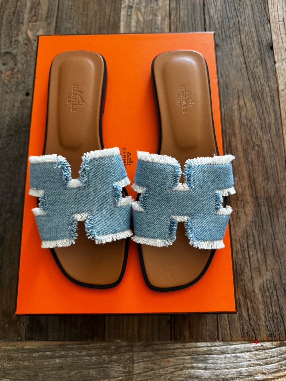 HERMES ORAN DENIM SANDALS. BRAND NEW. 💙